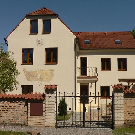 Penzion Speller Vysoký Újezd Exterior foto